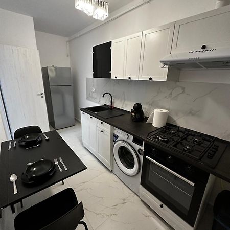 Stylish Apartment Militari - Parking Spot Chiajna Exterior photo